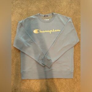 Champion Men’s baby blue crewneck long sleeve w/ pale yellow logo